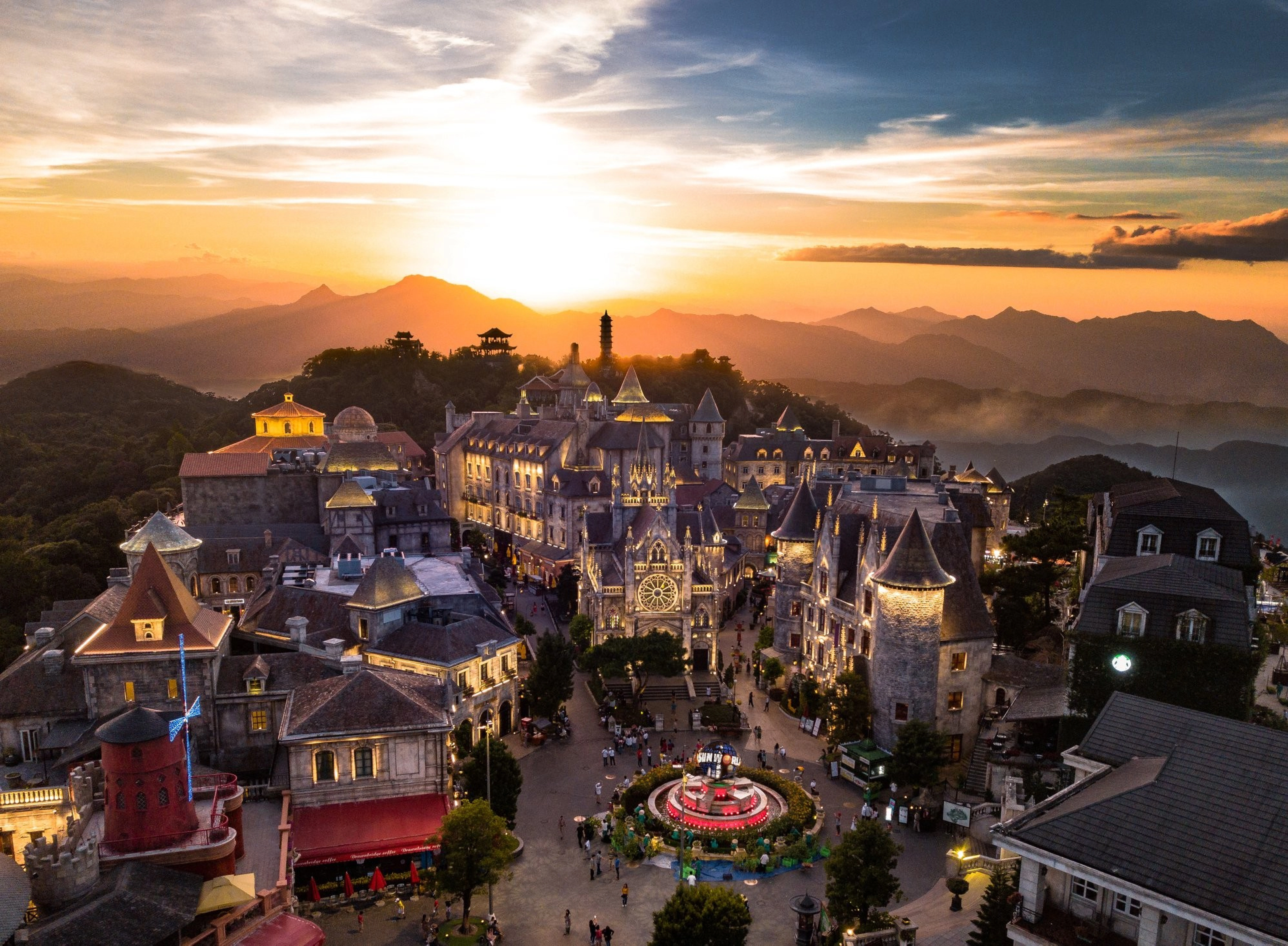 Ba Na Hills & Golden Bridge (Buffee Lunch) — photo 4