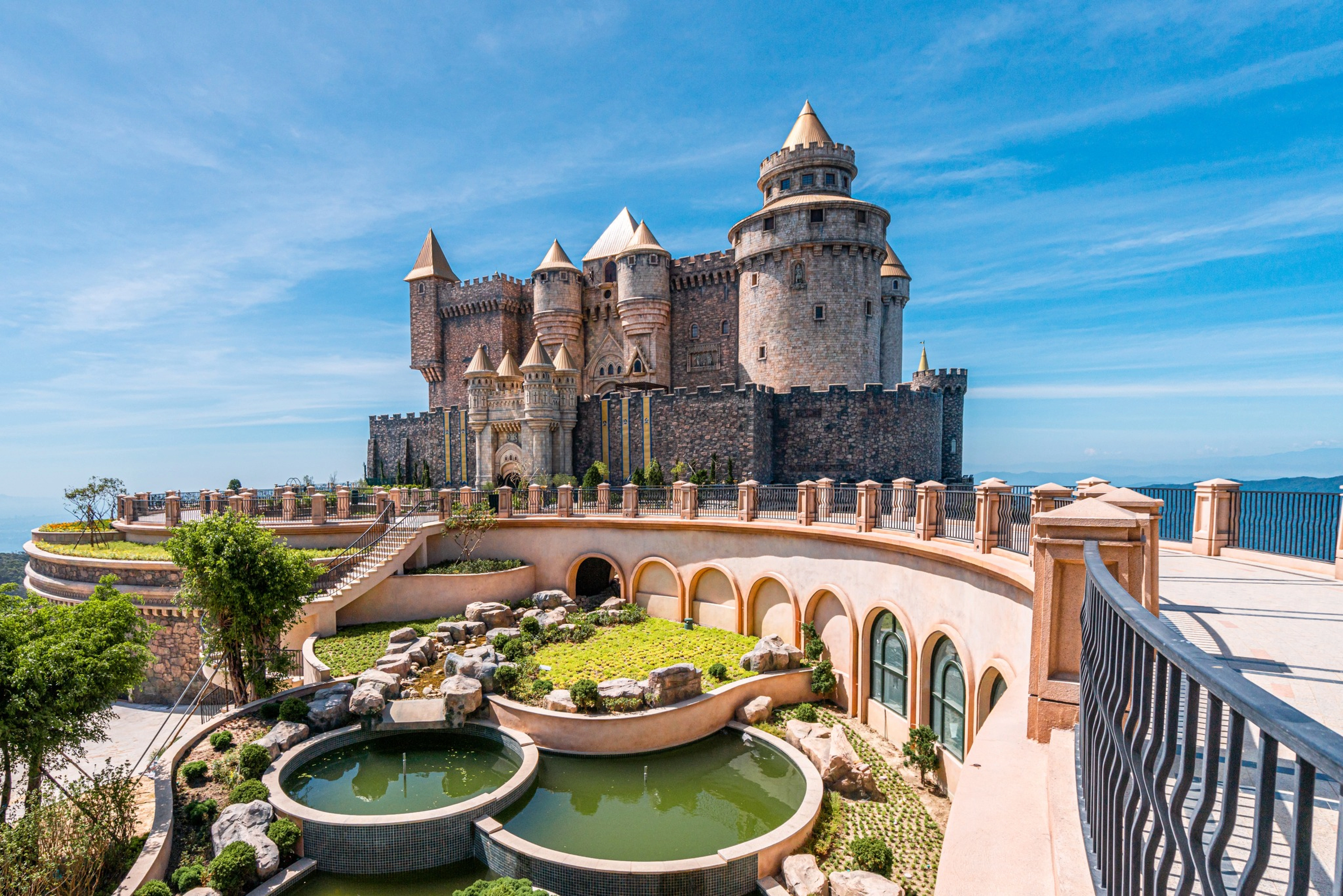 Ba Na Hills & Golden Bridge (Buffee Lunch) — photo 3