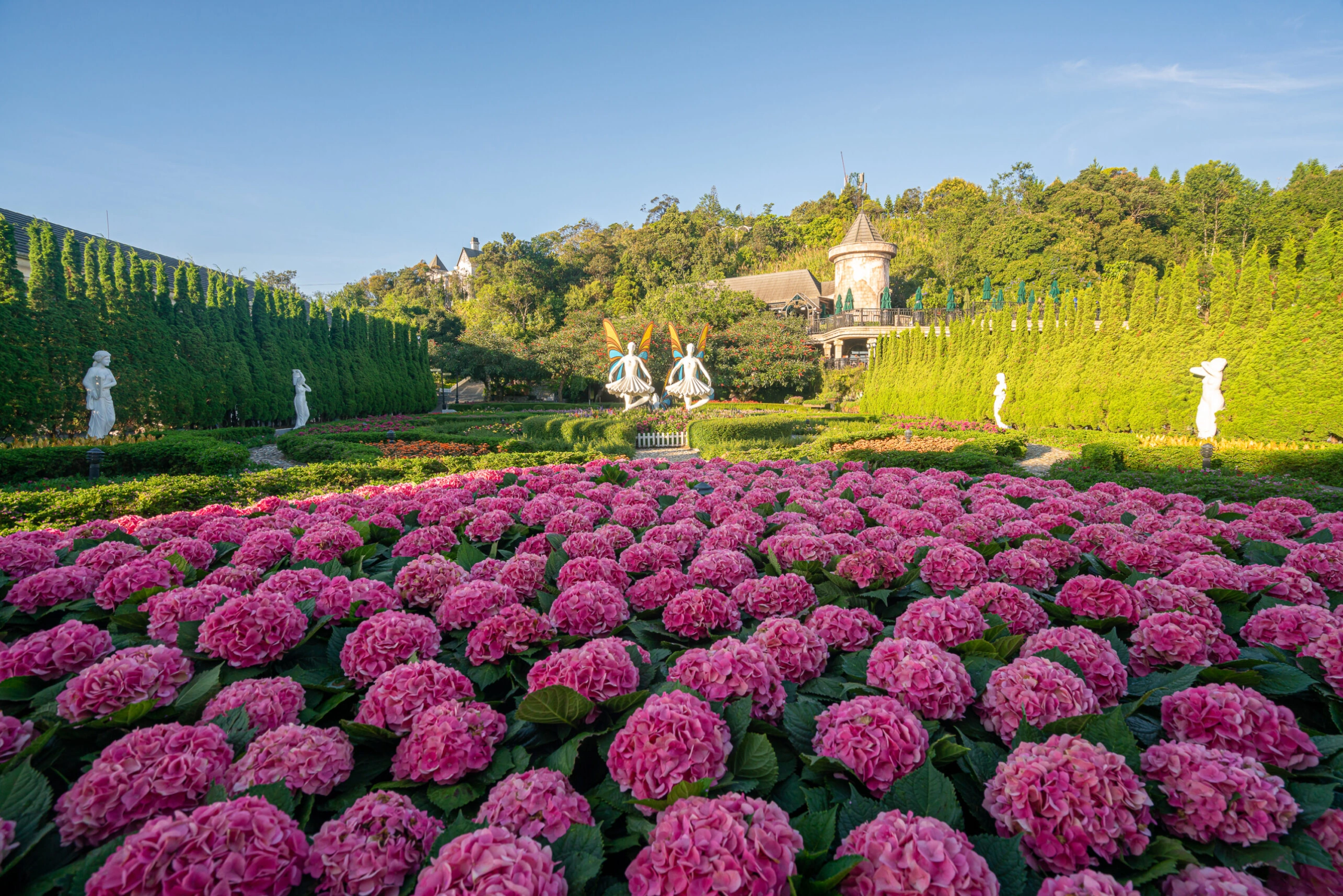 Ba Na Hills & Golden Bridge (Buffee Lunch) — photo 13