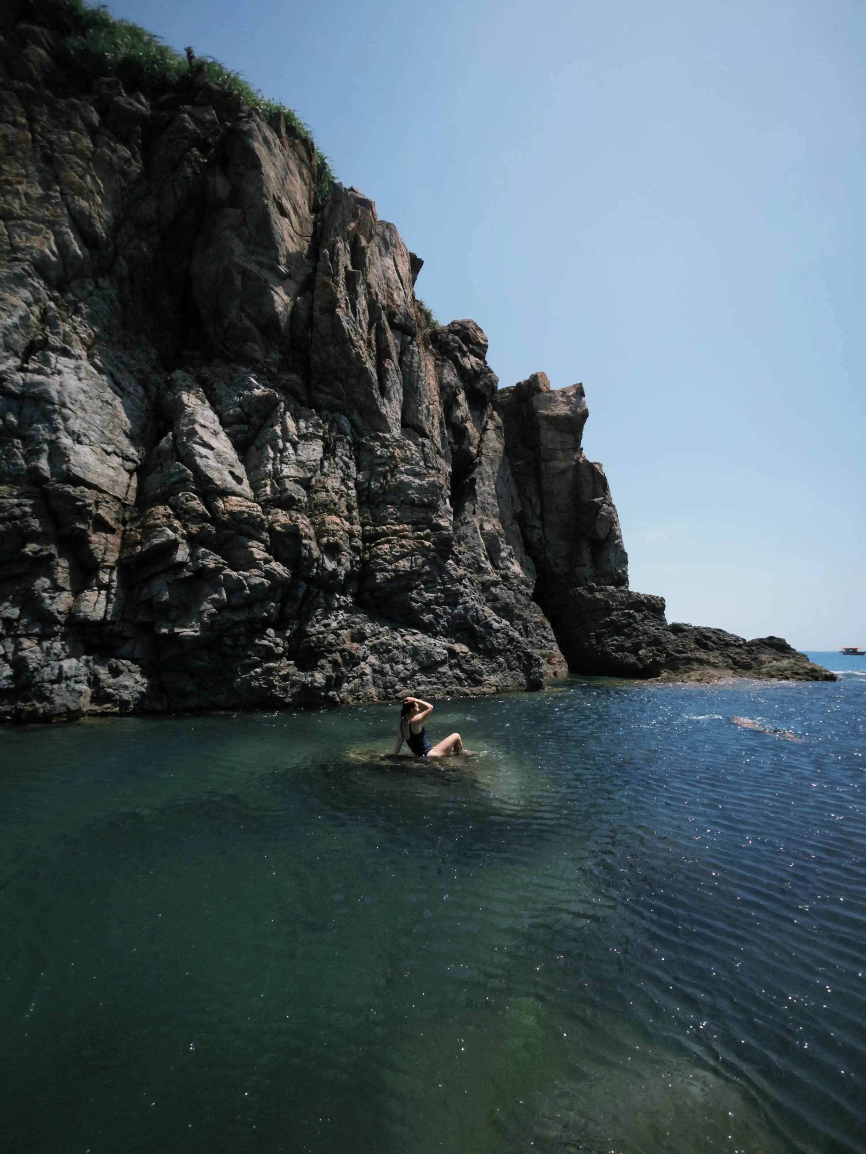 Son Tra Peninsula (Ancient tree + Peaceful Bay) — photo 15