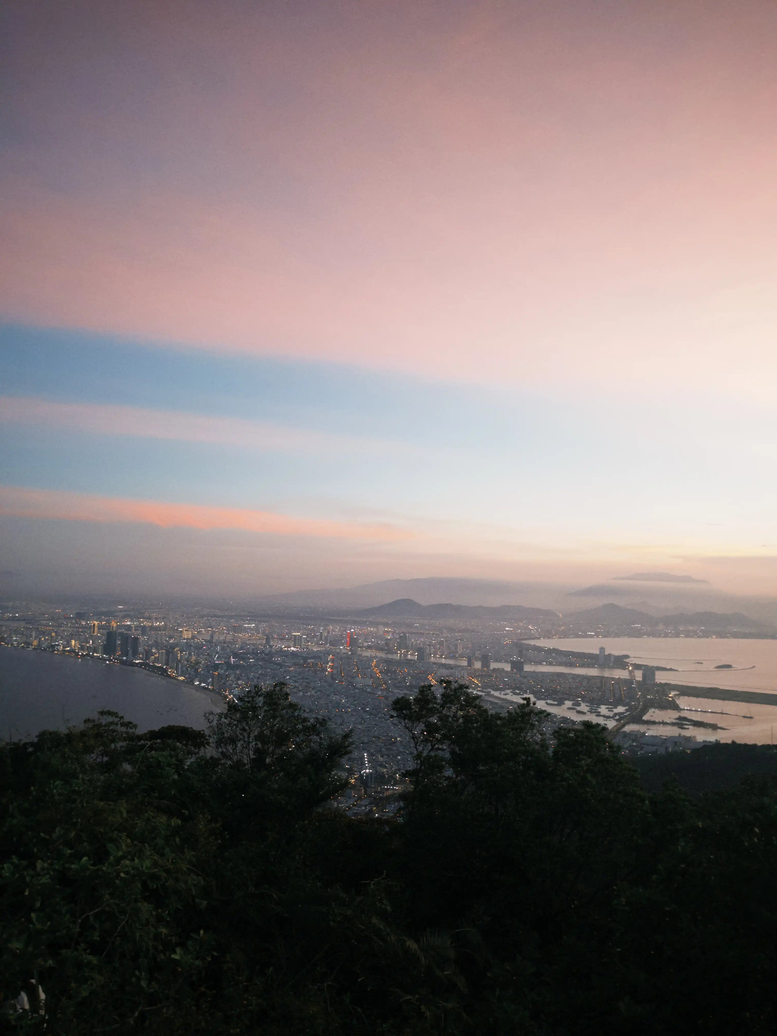 Son Tra Peninsula (sunset & city view at night by hiking) — photo 7