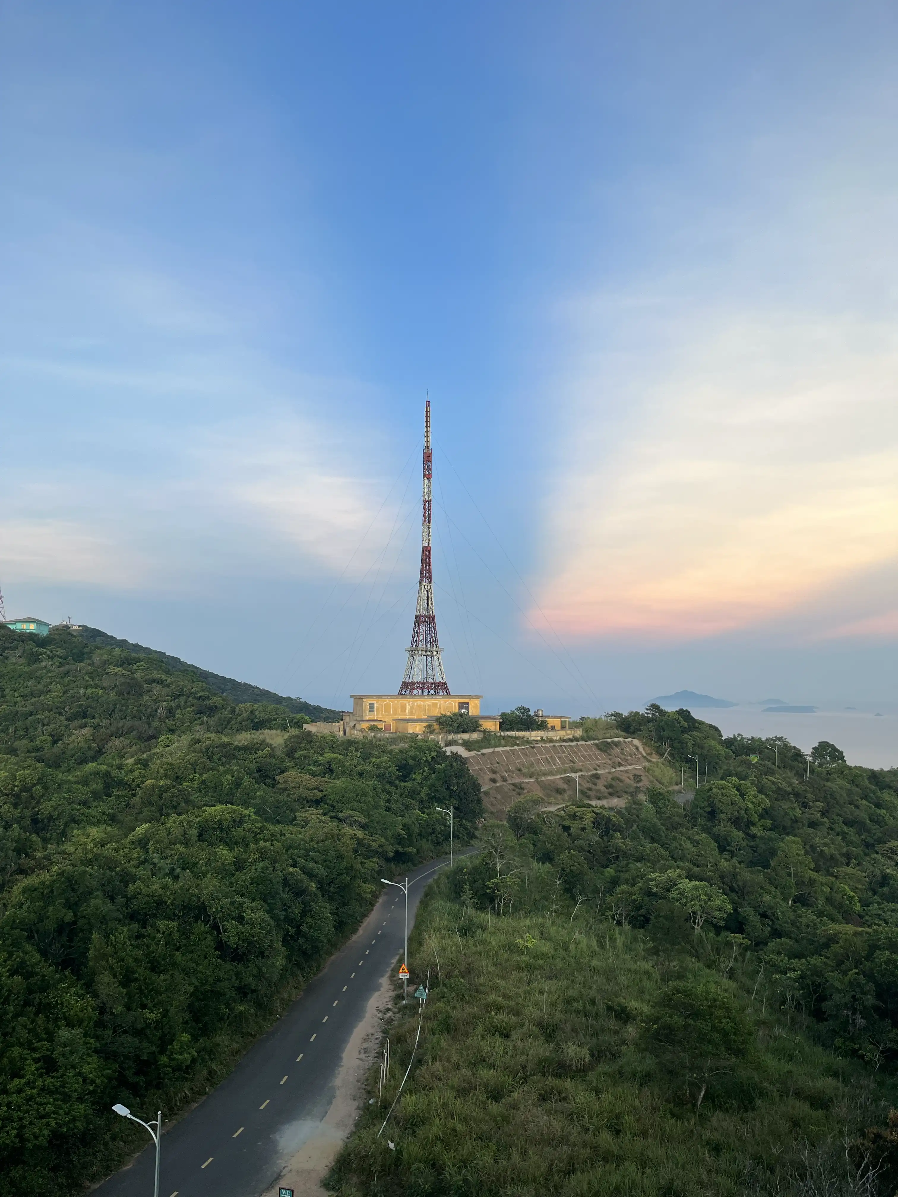 Son Tra Peninsula (sunset & city view at night by hiking) — photo 10